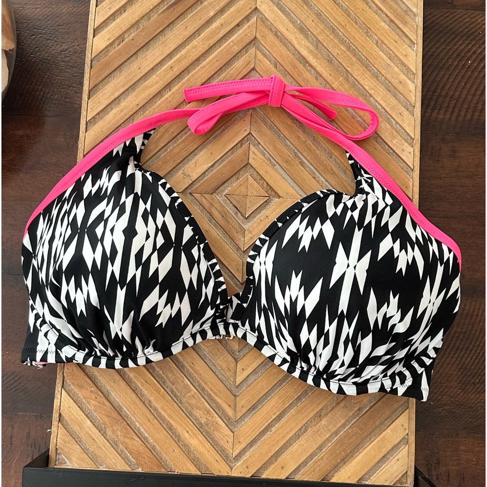 Victoria’s Secret bikini top